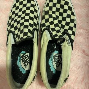 ✨SLIP ON CHECKERED VANS✨